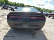 ✅ 2018 Dodge Challenger SXT Plus • VIN: 2C3CDZAG3JH317807 • Lot: 56797264. Wystawiony na Copart z przebiegiem Nie podano. Bezpłatny archiwum sprzedaży aukcyjnych z USA i szczegółowy raport historii pojazdu na DreamBid. Zdjęcie 6.