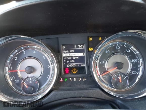 ✅ 2014 Chrysler Town & Country Touring • VIN: 2C4RC1BG3ER208336 • Lot: 43641938. Wystawiony na IAAI z przebiegiem 104 303 mil. Bezpłatny archiwum sprzedaży aukcyjnych z USA i szczegółowy raport historii pojazdu na DreamBid. Zdjęcie 7.