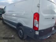 ✅ 2018 Ford Transit • VIN: 1FTYR2YM4JKB09904 • Lot: 41415555. Wystawiony na IAAI z przebiegiem 101 664 mil. Bezpłatny archiwum sprzedaży aukcyjnych z USA i szczegółowy raport historii pojazdu na DreamBid. Zdjęcie 3.