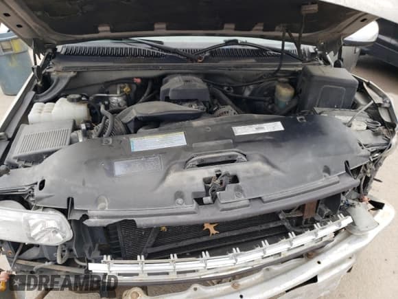 ✅ 2000 Chevrolet Silverado 1500 • VIN: 2GCEC19V1Y1192742 • Лот: 77984923. Опубликован ранее на Copart с пробегом 197 139 миль. Бесплатный доступ к архиву аукционных продаж из США и подробный отчёт об истории автомобиля на DreamBid. Изображение 11.