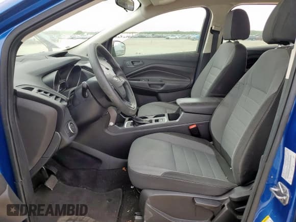 ✅ 2017 Ford Escape S • VIN: 1FMCU0F79HUF06982 • Lot: 93339495. Wystawiony na Copart z przebiegiem 108 619 mil. Bezpłatny archiwum sprzedaży aukcyjnych z USA i szczegółowy raport historii pojazdu na DreamBid. Zdjęcie 7.