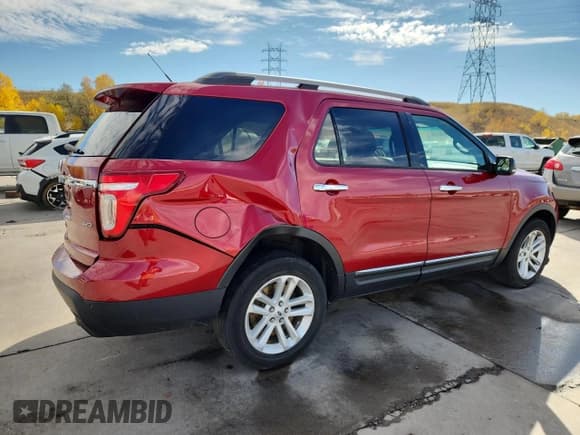 ✅ 2015 Ford Explorer XLT • VIN: 1FM5K8D86FGC42334 • Lot: 90051795. Wystawiony na Copart z przebiegiem Nie podano. Bezpłatny archiwum sprzedaży aukcyjnych z USA i szczegółowy raport historii pojazdu na DreamBid. Zdjęcie 3.