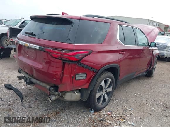 ✅ 2022 Chevrolet Traverse LT • VIN: 1GNERHKWXNJ131456 • Lot: 41700633. Wystawiony na IAAI z przebiegiem 48 952 mil. Bezpłatny archiwum sprzedaży aukcyjnych z USA i szczegółowy raport historii pojazdu na DreamBid. Zdjęcie 4.