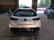 ✅ 2021 Mazda 3 Premium • VIN: JM1BPBML6M1348258 • Лот: 42752477. Опубликован ранее на IAAI с пробегом 35 285 миль. Бесплатный доступ к архиву аукционных продаж из США и подробный отчёт об истории автомобиля на DreamBid. Изображение 16.