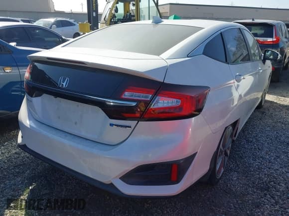 ✅ 2019 Honda Clarity • VIN: JHMZC5F16KC001861 • Lot: 43519638. Wystawiony na IAAI z przebiegiem 62 827 mil. Bezpłatny archiwum sprzedaży aukcyjnych z USA i szczegółowy raport historii pojazdu na DreamBid. Zdjęcie 4.