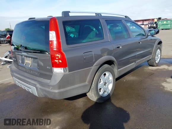 ✅ 2006 Volvo XC70 • VIN: YV4SZ592161223468 • Lot: 43721643. Listed on IAAI with 162,214 mi. Free auction sales archive from the USA and detailed vehicle history report at DreamBid. Image 4.