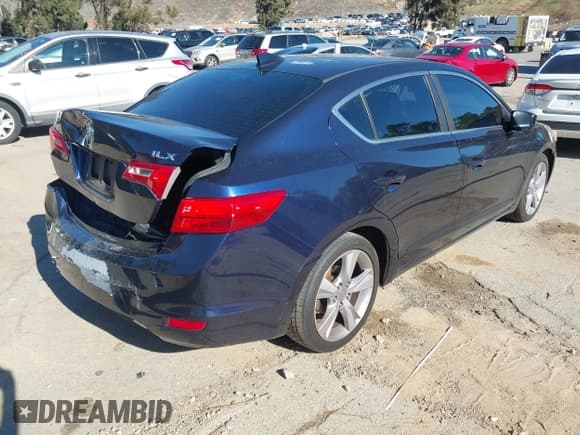 ✅ 2013 Acura ILX Premium • VIN: 19VDE1F50DE022498 • Lot: 43712244. Listed on IAAI with 218,628 mi. Free auction sales archive from the USA and detailed vehicle history report at DreamBid. Image 4.