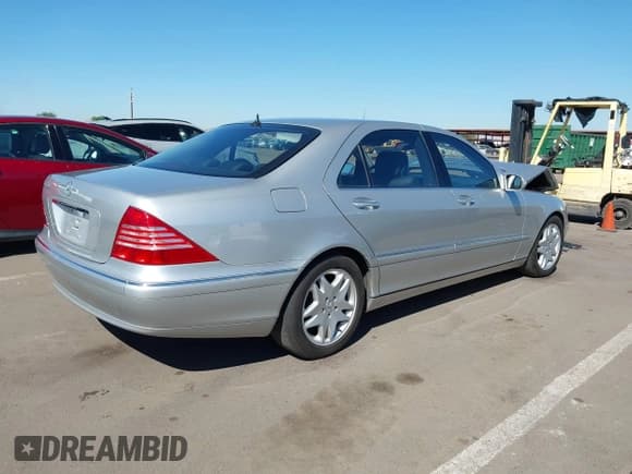 ✅ 2003 Mercedes-Benz S 430 • VIN: WDBNG70J23A383438 • Lot: 43469447. Listed on IAAI with 118,460 mi. Free auction sales archive from the USA and detailed vehicle history report at DreamBid. Image 4.