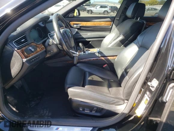 ✅ 2014 BMW 7 Series ALPINA B7 • VIN: WBAYE8C55ED134395 • Lot: 85559645. Listed on Copart with 74,601 mi. Free auction sales archive from the USA and detailed vehicle history report at DreamBid. Image 7.