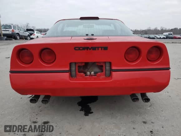 1987 Chevrolet Corvette z VIN 1G1YY2189H5126084, wystawiony jako Copart lot #86517894 z przebiegiem 89 942 mil mil oraz Czysty tytuł • Clean title. Historia ofert i sprzedaży dostępna na DreamBid. Obrazek 6.