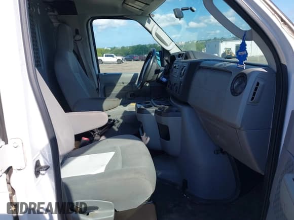 ✅ 2014 Ford Econoline Cargo Commercial • VIN: 1FTNE2EL2EDA35239 • Lot: 42795973. Listed on IAAI with 121,178 mi. Free auction sales archive from the USA and detailed vehicle history report at DreamBid. Image 5.