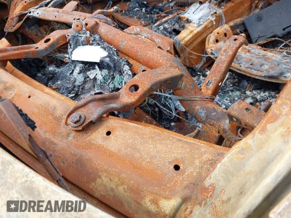 ✅ 2015 BMW 4 Series 428i xDrive • VIN: WBA4A7C50FD413176 • Lot: 41851037. Listed on IAAI with Not provided. Free auction sales archive from the USA and detailed vehicle history report at DreamBid. Image 9.