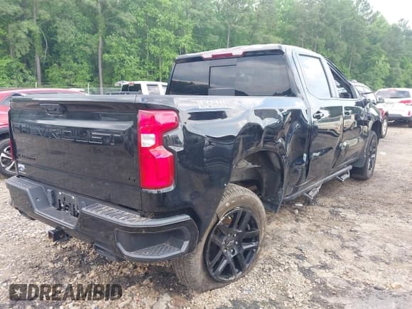 ✅ 2022 Chevrolet Silverado 1500 LT Trail Boss • VIN: 3GCUDFEDXNG527387 • Lot: 42269841. Wystawiony na IAAI z przebiegiem Nie podano. Bezpłatny archiwum sprzedaży aukcyjnych z USA i szczegółowy raport historii pojazdu na DreamBid. Zdjęcie 4.