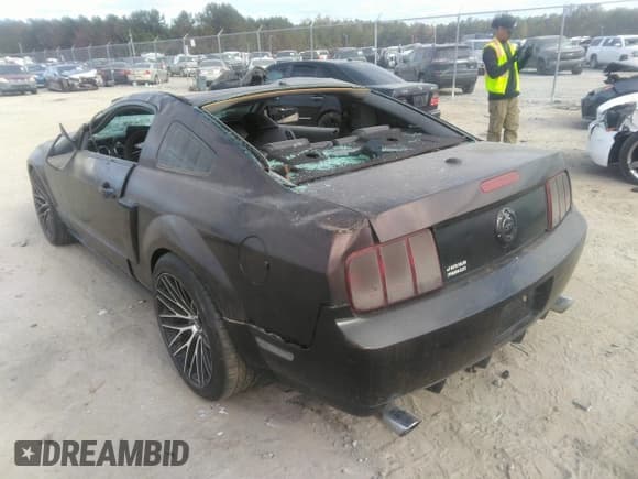 ✅ 2008 Ford Mustang GT Deluxe • VIN: 1ZVHT82H085159432 • Lot: 41028320. Listed on IAAI with 220,383 mi. Free auction sales archive from the USA and detailed vehicle history report at DreamBid. Image 3.