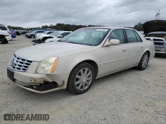 ✅ 2007 Cadillac DTS Luxury I • VIN: 1G6KD57Y77U197437 • Lot: 84291065. Listed on Copart with 120,808 mi. Free auction sales archive from the USA and detailed vehicle history report at DreamBid. Image 1.