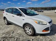 ✅ 2014 Ford Escape S • VIN: 1FMCU0F74EUC61245 • Лот: 95160895. Опубликован ранее на Copart с пробегом 137 609 миль. Бесплатный доступ к архиву аукционных продаж из США и подробный отчёт об истории автомобиля на DreamBid. Изображение 4.