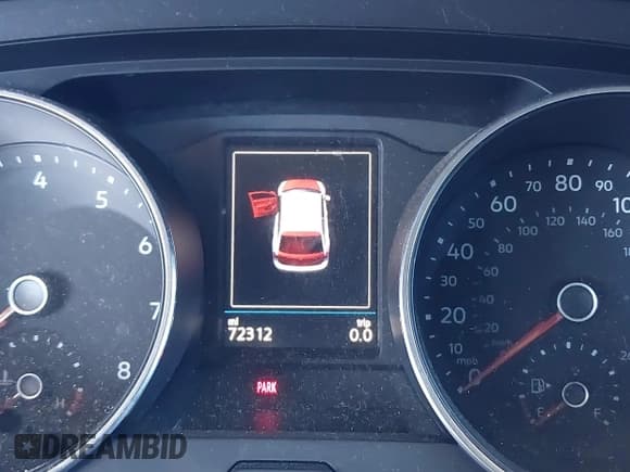 ✅ 2019 Volkswagen Tiguan SE • VIN: 3VV2B7AX8KM164699 • Lot: 43345517. Wystawiony na IAAI z przebiegiem 72 312 mil. Bezpłatny archiwum sprzedaży aukcyjnych z USA i szczegółowy raport historii pojazdu na DreamBid. Zdjęcie 7.