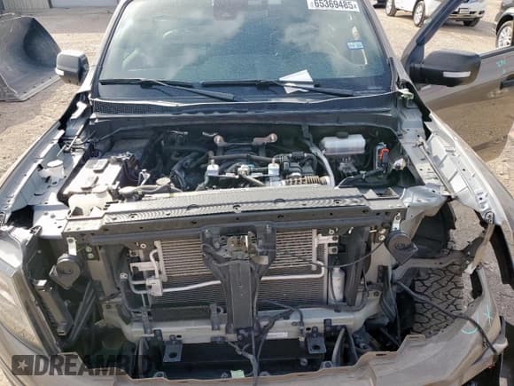 ✅ 2022 Nissan Titan SV • VIN: 1N6AA1ED0NN105552 • Lot: 65369485. Wystawiony na Copart z przebiegiem 48 932 mil. Bezpłatny archiwum sprzedaży aukcyjnych z USA i szczegółowy raport historii pojazdu na DreamBid. Zdjęcie 11.