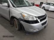 ✅ 2010 Chevrolet Traverse 2LT • VIN: 1GNLVGED4AJ245325 • Lot: 43446515. Wystawiony na IAAI z przebiegiem 208 845 mil. Bezpłatny archiwum sprzedaży aukcyjnych z USA i szczegółowy raport historii pojazdu na DreamBid. Zdjęcie 6.