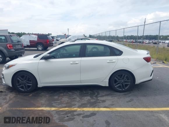 ✅ 2021 Kia Forte GT-Line • VIN: 3KPF34AD5ME296415 • Лот: 43313250. Опубликован ранее на IAAI с пробегом 135 555 миль. Бесплатный доступ к архиву аукционных продаж из США и подробный отчёт об истории автомобиля на DreamBid. Изображение 14.