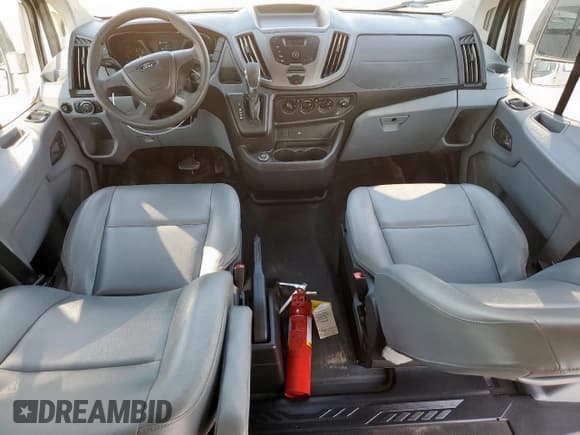 ✅ 2018 Ford Transit Passenger XL • VIN: 1FBZX2ZM5JKA32604 • Lot: 67730365. Wystawiony na Copart z przebiegiem 87 601 mil. Bezpłatny archiwum sprzedaży aukcyjnych z USA i szczegółowy raport historii pojazdu na DreamBid. Zdjęcie 8.