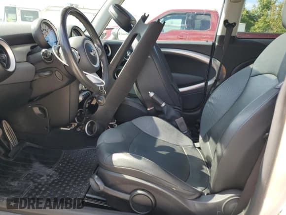 ✅ 2007 MINI Hardtop S • VIN: WMWMF73507TL91141 • Lot: 71133725. Listed on Copart with Not provided. Free auction sales archive from the USA and detailed vehicle history report at DreamBid. Image 7.