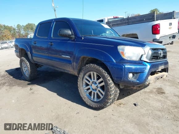 ✅ 2015 Toyota Tacoma • VIN: 5TFLU4EN6FX144813 • Lot: 43618225. Wystawiony na IAAI z przebiegiem 82 372 mil. Bezpłatny archiwum sprzedaży aukcyjnych z USA i szczegółowy raport historii pojazdu na DreamBid. Zdjęcie 1.