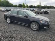 ✅ 2016 Volkswagen Passat SE • VIN: 1VWBT7A30GC002435 • Lot: 71648775. Wystawiony na Copart z przebiegiem 198 087 mil. Bezpłatny archiwum sprzedaży aukcyjnych z USA i szczegółowy raport historii pojazdu na DreamBid. Zdjęcie 4.