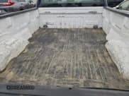 ✅ 2018 Ford F-150 XL • VIN: 1FTMF1CP9JKE72380 • Lot: 96009955. Wystawiony na Copart z przebiegiem 172 093 mil. Bezpłatny archiwum sprzedaży aukcyjnych z USA i szczegółowy raport historii pojazdu na DreamBid. Zdjęcie 10.