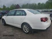 ✅ 2010 Volkswagen Jetta SE • VIN: 3VWRZ7AJ6AM144936 • Lot: 58779935. Wystawiony na Copart z przebiegiem 127 473 mil. Bezpłatny archiwum sprzedaży aukcyjnych z USA i szczegółowy raport historii pojazdu na DreamBid. Zdjęcie 2.