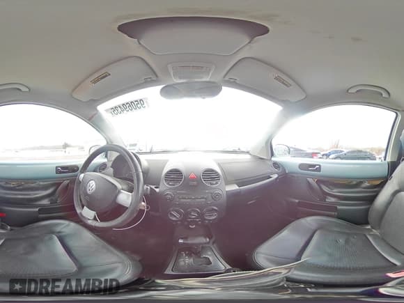 ✅ 2009 Volkswagen Beetle S • VIN: 3VWPW31C29M505195 • Лот: 95069435. Опубликован ранее на Copart с пробегом 97 849 миль. Бесплатный доступ к архиву аукционных продаж из США и подробный отчёт об истории автомобиля на DreamBid. Изображение 14.