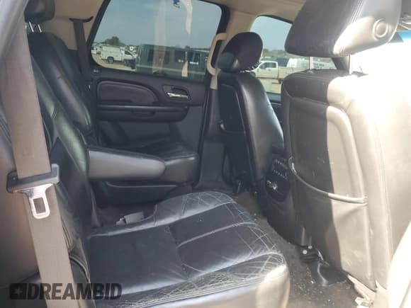 ✅ 2008 GMC Yukon Denali • VIN: 1GKFK63848J108415 • Lot: 82698865. Wystawiony na Copart z przebiegiem 223 446 mil. Bezpłatny archiwum sprzedaży aukcyjnych z USA i szczegółowy raport historii pojazdu na DreamBid. Zdjęcie 11.