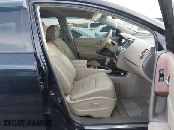 ✅ 2014 Nissan Murano S • VIN: JN8AZ1MW5EW500341 • Lot: 43704560. Wystawiony na IAAI z przebiegiem 212 788 mil. Bezpłatny archiwum sprzedaży aukcyjnych z USA i szczegółowy raport historii pojazdu na DreamBid. Zdjęcie 5.