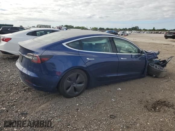 ✅ 2020 Tesla Model 3 Standard Range Plus • VIN: 5YJ3E1EA6LF796913 • Лот: 71775975. Опубликован ранее на Copart с пробегом 60 724 миль. Бесплатный доступ к архиву аукционных продаж из США и подробный отчёт об истории автомобиля на DreamBid. Изображение 3.