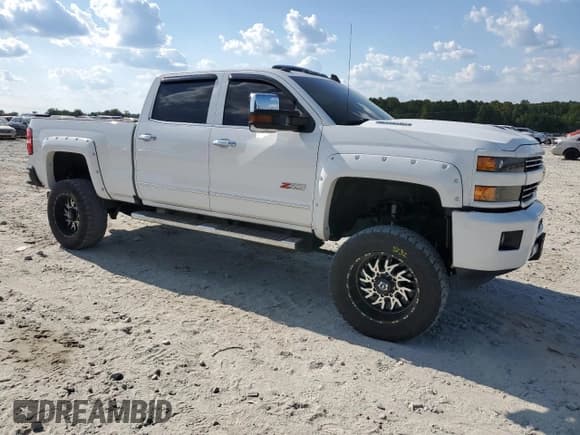 ✅ 2018 Chevrolet Silverado 2500HD LTZ • VIN: 1GC1KWEY8JF289482 • Lot: 80512235. Wystawiony na Copart z przebiegiem 116 943 mil. Bezpłatny archiwum sprzedaży aukcyjnych z USA i szczegółowy raport historii pojazdu na DreamBid. Zdjęcie 4.