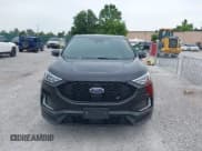 ✅ 2022 Ford Edge ST • VIN: 2FMPK4AP9NBA64874 • Lot: 42627392. Wystawiony na IAAI z przebiegiem 77 436 mil. Bezpłatny archiwum sprzedaży aukcyjnych z USA i szczegółowy raport historii pojazdu na DreamBid. Zdjęcie 12.