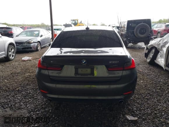 ✅ 2020 BMW 3 Series 330i xDrive • VIN: 3MW5R7J09L8B05601 • Lot: 41939056. Listed on IAAI with 80,572 mi. Free auction sales archive from the USA and detailed vehicle history report at DreamBid. Image 17.