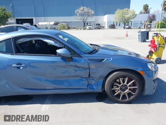 ✅ 2018 Subaru BRZ Limited • VIN: JF1ZCAC12J9601339 • Лот: 41960346. Опубликован ранее на IAAI с пробегом 51 904 миль. Бесплатный доступ к архиву аукционных продаж из США и подробный отчёт об истории автомобиля на DreamBid. Изображение 6.