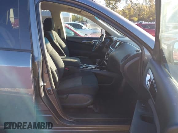 ✅ 2017 Nissan Pathfinder SL • VIN: 5N1DR2MM3HC907380 • Lot: 43620677. Listed on IAAI with 79,985 mi. Free auction sales archive from the USA and detailed vehicle history report at DreamBid. Image 5.