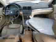 2003 BMW 3 Series 325i z VIN WBAEV334X3KR25656, wystawiony jako Copart lot #87478855 z przebiegiem 262 935 mil mil oraz Czysty tytuł • Clean title. Historia ofert i sprzedaży dostępna na DreamBid. Obrazek 8.