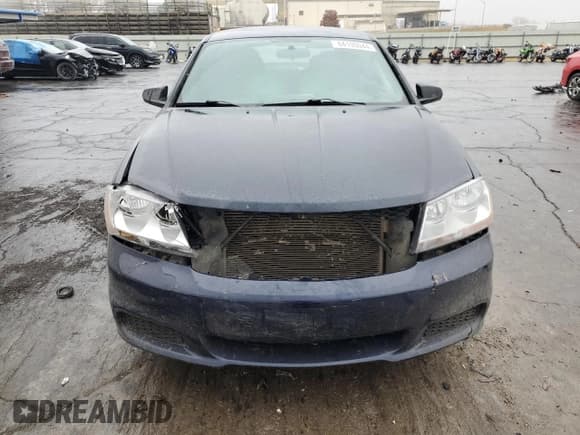 ✅ 2013 Dodge Avenger SE • VIN: 1C3CDZAB5DN729744 • Lot: 84100044. Wystawiony na Copart z przebiegiem 106 178 mil. Bezpłatny archiwum sprzedaży aukcyjnych z USA i szczegółowy raport historii pojazdu na DreamBid. Zdjęcie 5.