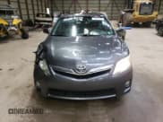 ✅ 2010 Toyota Camry • VIN: 4T1BB3EK3AU112814 • Lot: 90420475. Wystawiony na Copart z przebiegiem 232 900 mil. Bezpłatny archiwum sprzedaży aukcyjnych z USA i szczegółowy raport historii pojazdu na DreamBid. Zdjęcie 5.