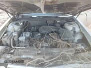 ✅ 1988 Cadillac DeVille • VIN: 1G6CD5155J4332134 • Lot: 43765272. Wystawiony na IAAI z przebiegiem 173 626 mil. Bezpłatny archiwum sprzedaży aukcyjnych z USA i szczegółowy raport historii pojazdu na DreamBid. Zdjęcie 10.