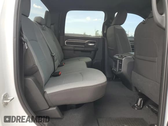 ✅ 2024 Ram 2500 Big Horn • VIN: 3C6UR5DJ4RG193521 • Лот: 66705755. Опубликован ранее на Copart с пробегом 50 483 миль. Бесплатный доступ к архиву аукционных продаж из США и подробный отчёт об истории автомобиля на DreamBid. Изображение 10.