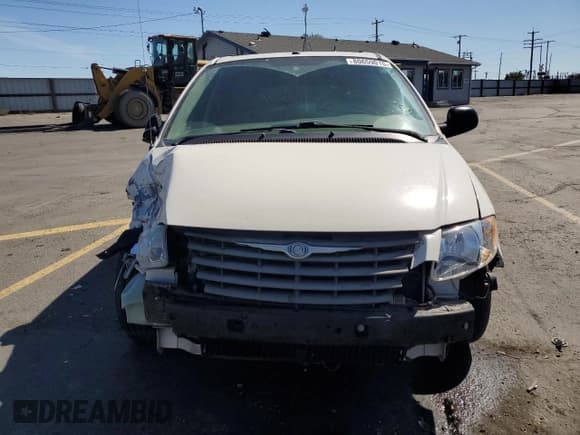 ✅ 2007 Chrysler Town & Country • VIN: 1A4GJ45R67B202389 • Lot: 80659015. Listed on Copart with 226,118 mi. Free auction sales archive from the USA and detailed vehicle history report at DreamBid. Image 5.