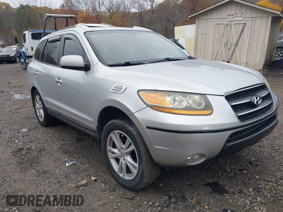 ✅ 2009 Hyundai Santa Fe SE • VIN: 5NMSH73E39H279698 • Lot: 43627061. Listed on IAAI with 185,779 mi. Free auction sales archive from the USA and detailed vehicle history report at DreamBid. Image 1.