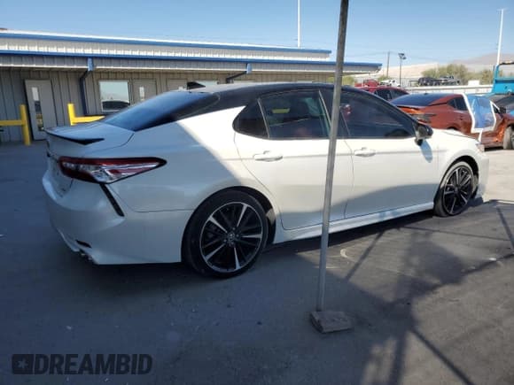 ✅ 2020 Toyota Camry XSE • VIN: 4T1K61AK0LU322076 • Lot: 52096915. Wystawiony na Copart z przebiegiem 94 436 mil. Bezpłatny archiwum sprzedaży aukcyjnych z USA i szczegółowy raport historii pojazdu na DreamBid. Zdjęcie 3.