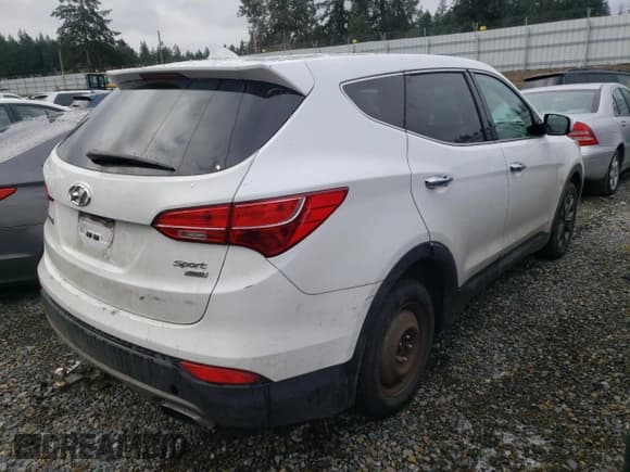 ✅ 2016 Hyundai Santa Fe • VIN: 5XYZTDLB5GG329848 • Лот: 42583643. Опубликован ранее на Copart с пробегом Не указан. Бесплатный доступ к архиву аукционных продаж из США и подробный отчёт об истории автомобиля на DreamBid. Изображение 3.