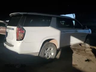 ✅ 2023 Chevrolet Suburban Premier • VIN: 1GNSKFKD8PR466794 • Lot: 80722794. Wystawiony na Copart z przebiegiem Nie podano. Bezpłatny archiwum sprzedaży aukcyjnych z USA i szczegółowy raport historii pojazdu na DreamBid. Zdjęcie 3.