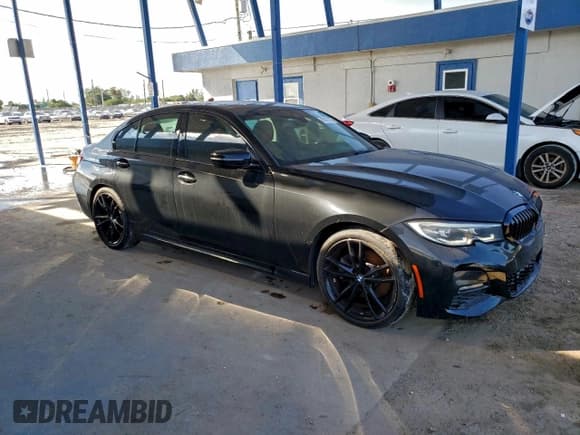 ✅ 2021 BMW 3 Series 330i • VIN: 3MW5R1J07M8C18574 • Lot: 95923835. Listed on Copart with 27,901 mi. Free auction sales archive from the USA and detailed vehicle history report at DreamBid. Image 4.